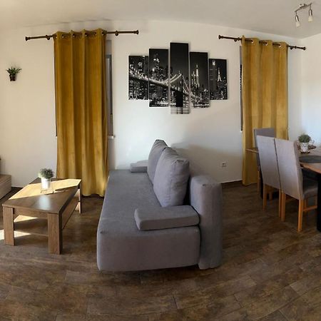 Apartman Toni ノヴァリャ エクステリア 写真